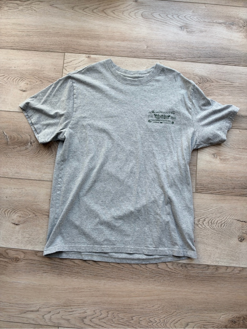 Levi’s Men’s Small Graphic Tee